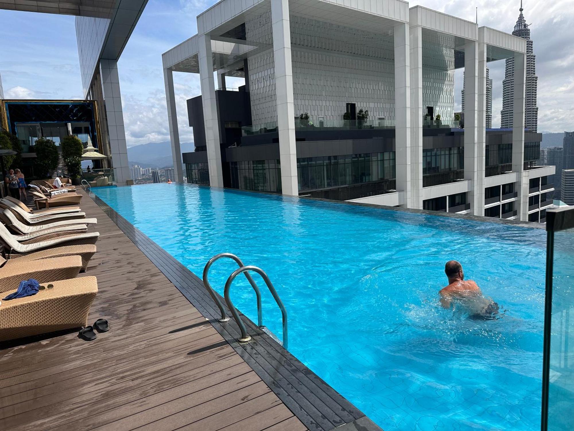 The Platinum Kuala Lumpur By Crown Suites Exterior foto